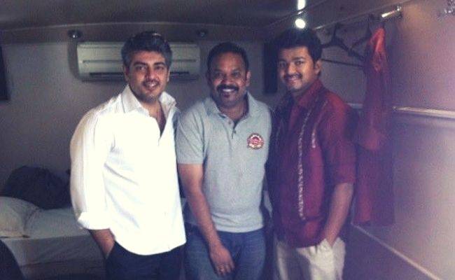 Venkat Prabhu viral pic with Thala Ajith and Thalapathy Vijay