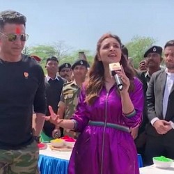 Video of 2.0 Villain Akshay Kumar and Parineeti Chopra dancing with Military Jawans