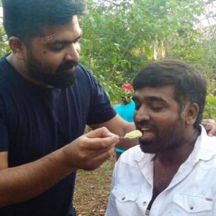 Vijay Sethupathi talks about Simbu feeding him on CCV sets