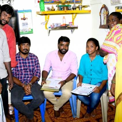 Vijay Sethupathi’s fan club gifts a gold chain to Ilakiya