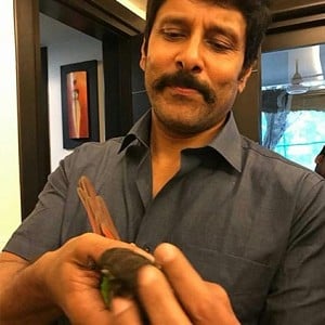 Chiyaan Vikram's new look for Saamy 2