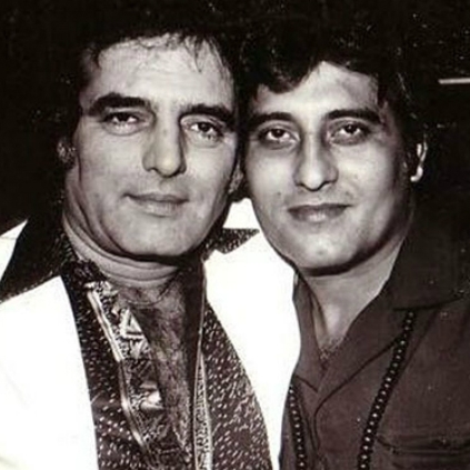 Vinod Khanna and Feroz Khan died on the same date