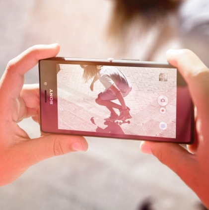 What happened when someone tried to videograph Kabali in a theatre?