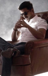 Will he or won't he - Vijay and the guessing game, thuppakki, vijay