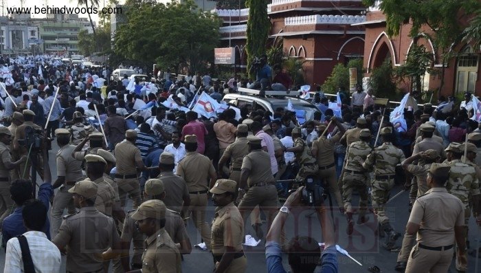 Cauvery Issue Protests outside CSK Vs KKR IPL Match at Chepauk