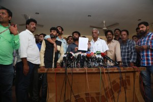 Director Cheran's Urgent Press Meet