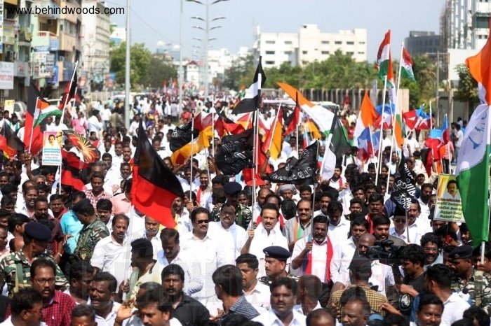 DMK's road roko - protest against Central Government on Cauvery Management Board Issue