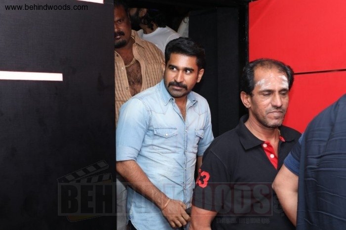 Irumbu Thirai Movie Special Celebrity Show