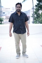 kadavul irukan kumaru