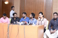 kadavul irukan kumaru