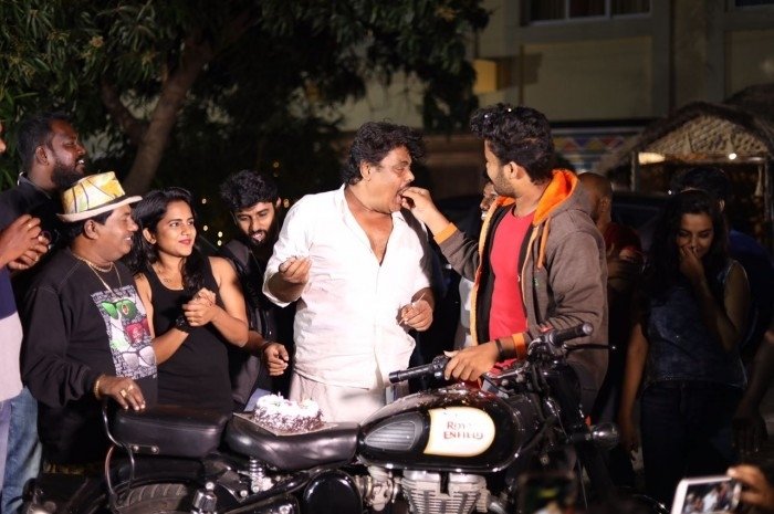  Mansoor Ali Khan's birthday celebration at Kadaman Parai sets