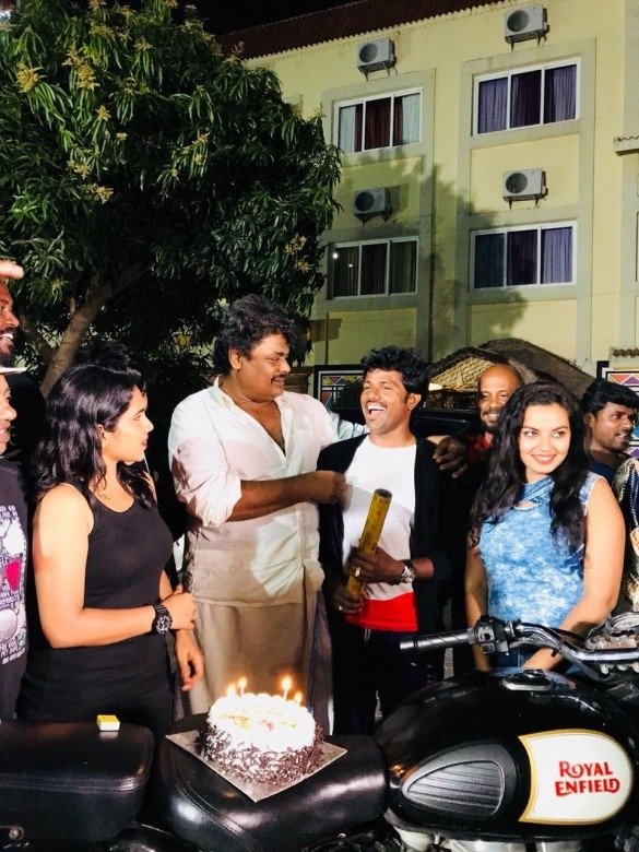  Mansoor Ali Khan's birthday celebration at Kadaman Parai sets