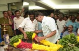 Celebrities Pay Homage to MSV