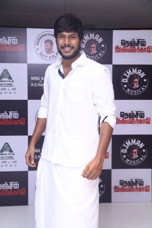 Nenjil Thunivirundhal Movie Audio Launch