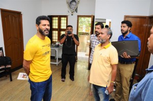 Ondikkatta Team Meet With Vishal And Prabhu Deva