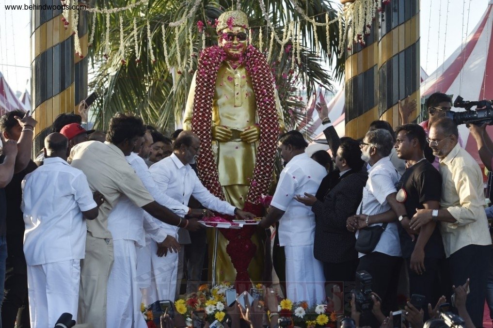 Rajinikanth Unveiled MGR's Statue at the Dr MGR Educational and Research Institute