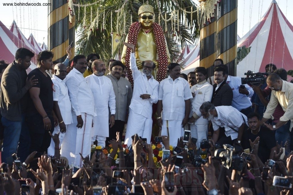 Rajinikanth Unveiled MGR's Statue at the Dr MGR Educational and Research Institute
