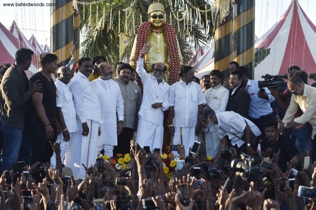 Rajinikanth Unveiled MGR's Statue at the Dr MGR Educational and Research Institute