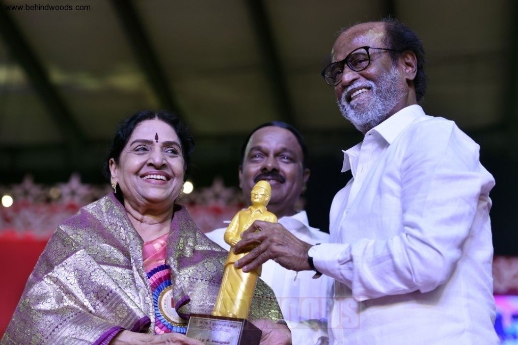 Rajinikanth Unveiled MGR's Statue at the Dr MGR Educational and Research Institute
