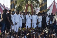 Rajinikanth Unveiled MGR's Statue at the Dr MGR Educational and Research Institute