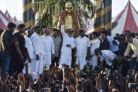 Rajinikanth Unveiled MGR's Statue at the Dr MGR Educational and Research Institute