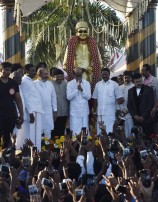Rajinikanth Unveiled MGR's Statue at the Dr MGR Educational and Research Institute