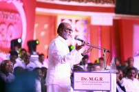 Rajinikanth Unveiled MGR's Statue at the Dr MGR Educational and Research Institute