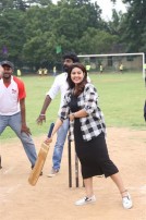 Sneha & Prasanna play 'Just cricket' with Chennai 28 team