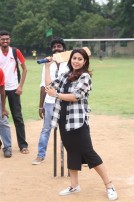 Sneha & Prasanna play 'Just cricket' with Chennai 28 team
