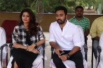 Sneha & Prasanna play 'Just cricket' with Chennai 28 team