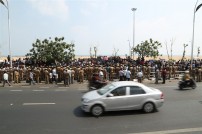 Thadai Athai Udai - Jallikattu Supporters at Marina 