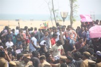 Thadai Athai Udai - Jallikattu Supporters at Marina 