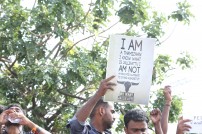 Thadai Athai Udai - Jallikattu Supporters at Marina 