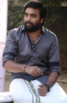 Tharai Thappattai Team Meet