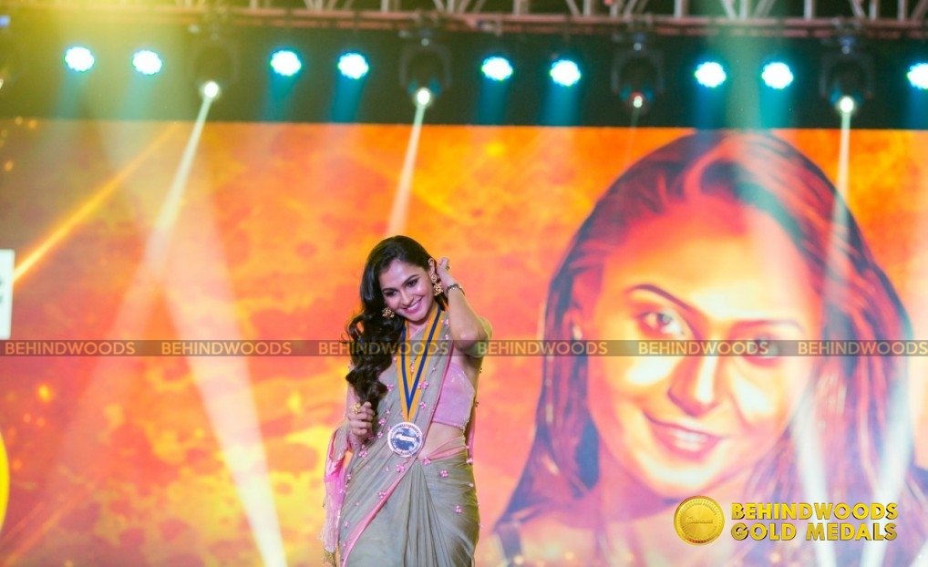 The Awarding Photos - Behindwoods Gold Medals 2018 Set 1