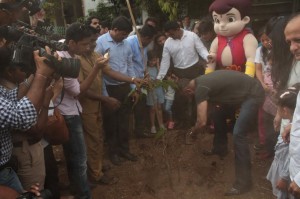 Tree Plantation & Initiative By MCGM & Bhamla Foundation With Sanjay Dutt