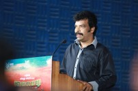 Velainu Vandhutta Vellaikaaran Team Meet Photos
