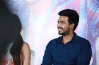 Velainu Vandhutta Vellaikaaran Team Meet Photos