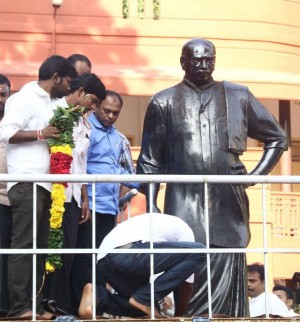 Vishal files nomination for RK Nagar by-poll elections