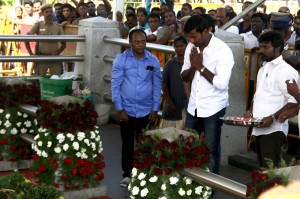 Vishal files nomination for RK Nagar by-poll elections