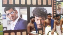 Vishal's Kaththi Sandai promotions in Kerala