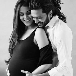Actresses who flaunted their baby bumps