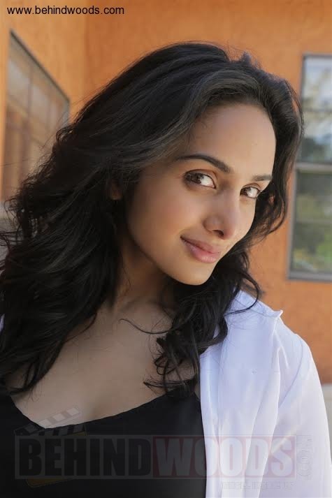 Kaaviyan (aka) Kaviyan