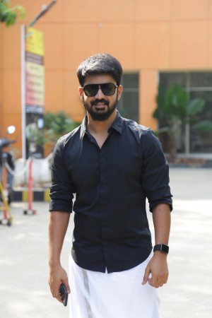 Mahat - Yaashika Aanand New Project (aka) Mahat - Yaashika Aanand New Movie