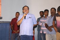 Odi Odi Uzhaikkanum (aka) Odi Odi Ulaikkanum