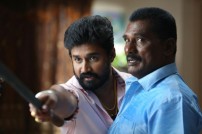 Padhungi Paayanum Thala (aka) Padhungi Paayanum Thala