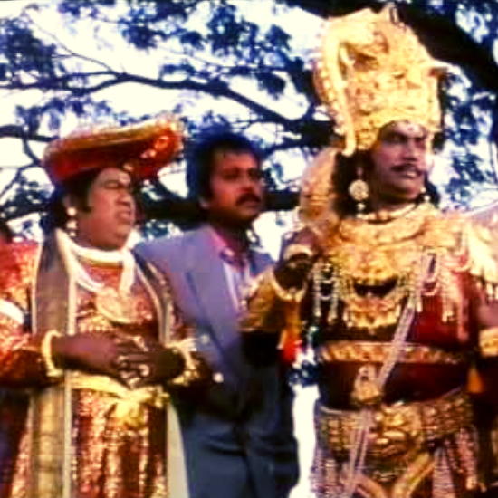 Goundamani and Senthil in Lucky Man