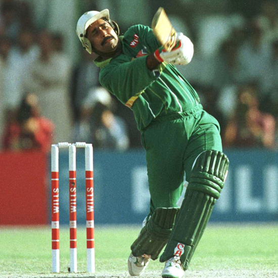 Javed Miandad smashes Chetan Sharma- India vs Pakistan, Sharjah, 1986