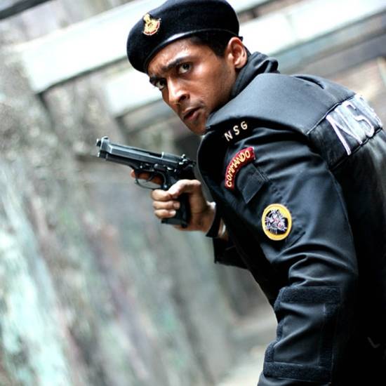 Army officer - Vaaranam Aayiram