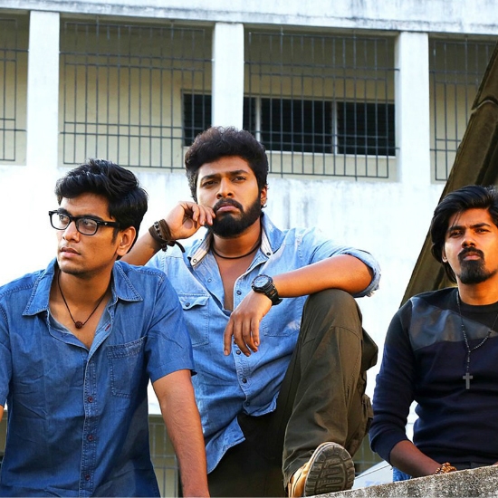 Naalu Peruku Nalladhuna Edhuvum Thappilla (Tamil)